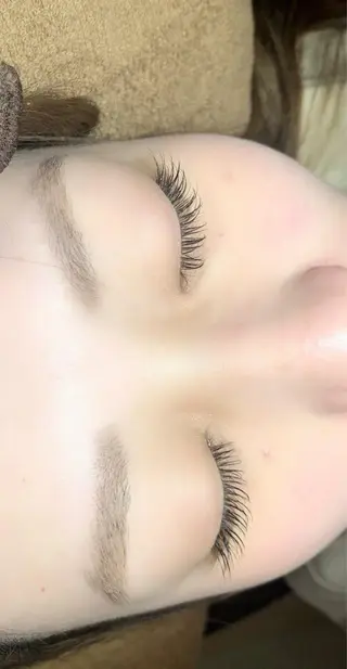 マツエク・マツパ 玉邑 美菜のヘアスタイル