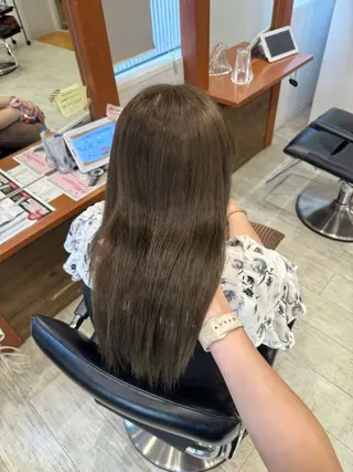セミロング なんば／難波🇰🇷 YUHOのヘアスタイル