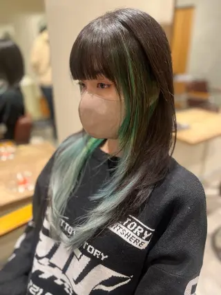 ロング カラー 🦮shiori アイドルオタク🦮のヘアスタイル