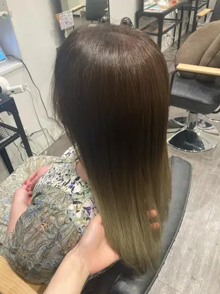 ミディアム カラー ✂️carina✂️ ハイトーンカラー🤩のヘアスタイル