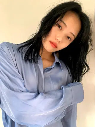 セミロング kana🍃newi 京橋/透明感カラーのヘアスタイル