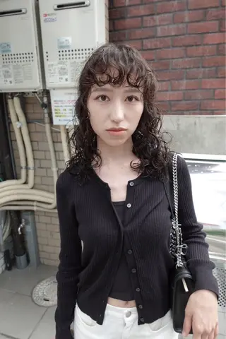 ミディアム 室屋 鈴音のヘアスタイル