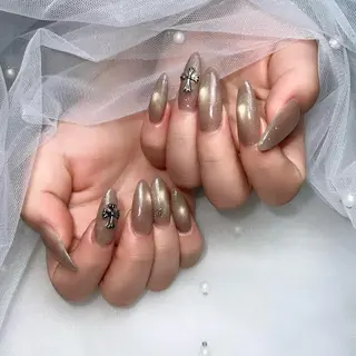 ネイル Y u a n🤍 pas á pasのネイルデザイン