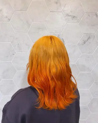 ミディアム カラー そうや🐺ブリーチ/ デザインカラーのヘアスタイル