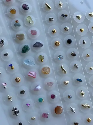 草加ニュアンスネイル 🌚hersのネイルデザイン