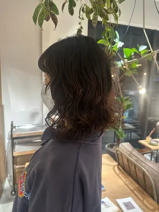 ミディアム パーマ 優依 / Room烏丸のヘアスタイル