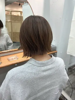 ミディアム aiko【艶カラー ・ミニモ年内で終了】のヘアスタイル