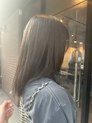 ミディアム カラー 東 希良里のヘアスタイル