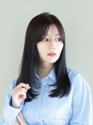 セミロング カラー レイヤー/顔周り /透明感🩶高橋大のヘアスタイル