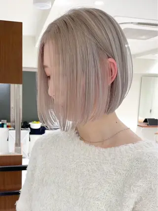 セミロング 艶髪ハイトーン 💎凜💎のヘアスタイル