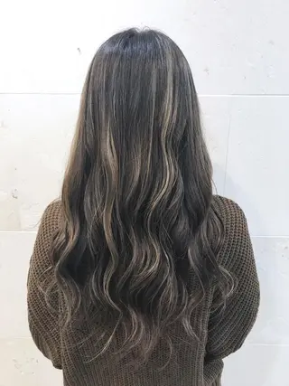 セミロング カラー 平尾 拓也のヘアスタイル