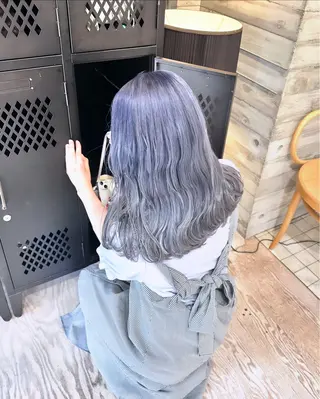 セミロング 抜きっぱなしブロンド ササキカズマのヘアスタイル