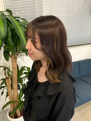ミディアム カラー 渡辺 樹花のヘアスタイル
