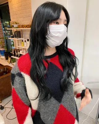 セミロング カラー レイヤーウルフ エクステ磯部のヘアスタイル