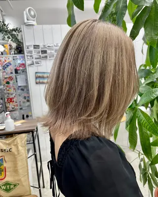 ミディアム カラー 篠崎 佑季のヘアスタイル