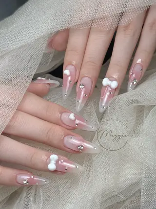 ネイル Maggie Nail🦩のネイルデザイン
