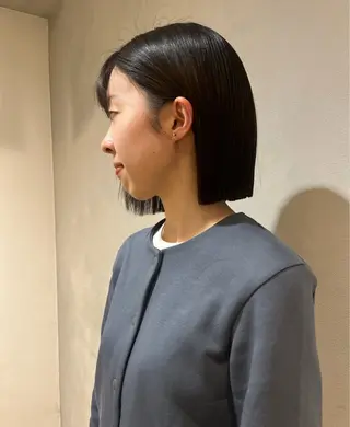 ショート カラー 切りっぱなしボブ 艶カラー🌷江梨🍎のヘアスタイル