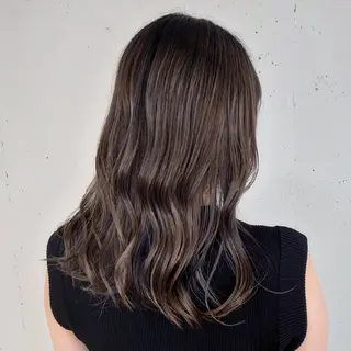 セミロング カラー E Komo hair所属・Wow❕E Komo hair 永井一輝のヘアスタイル