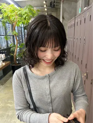 セミロング 伊藤ほのか /パーマ/ショートのヘアスタイル