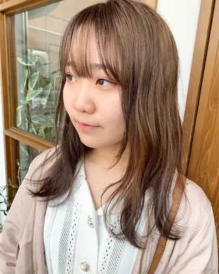 セミロング クロスパーマ× 透明感カラー✂︎のヘアスタイル