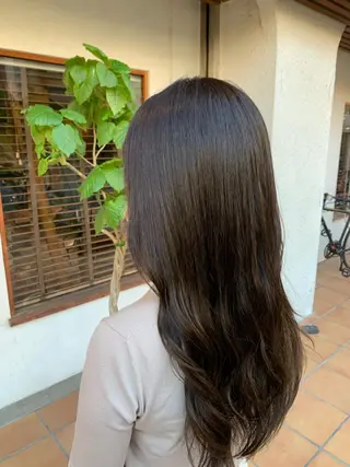 ロング カラー putri 川邉 優花のヘアスタイル