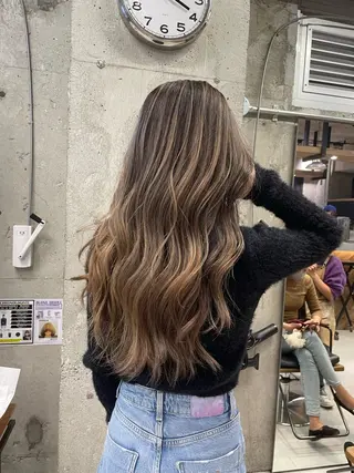 ロング 🫧ハイライトカラー 🫧 𝓜𝓘𝓤のヘアスタイル