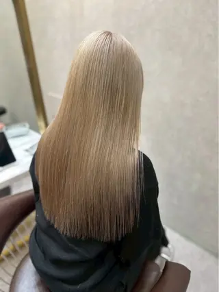 カラー Lond Le'a /ハイトーンカラーのヘアスタイル