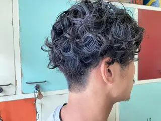 ショート パーマ メンズ ビーハイブデラックス所属・メンズパーマ ニュアンスパーマ田上のヘアスタイル