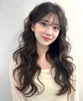 ロング パーマ ARMONY秋山輝也 コテ巻き風パーマ特化のヘアスタイル