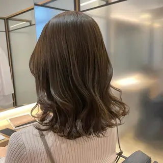 セミロング ついざき はるかのヘアスタイル