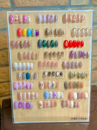 ショート カラー ネイル ネイルサロン リリーブランシュ所属・森 瑞紀のネイルデザイン