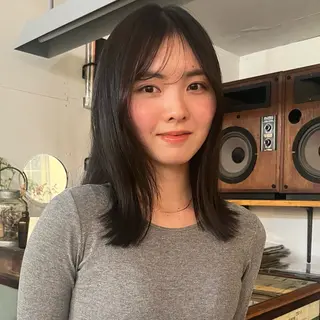 ミディアム カラー レイヤー/ベージュ mikuのヘアスタイル