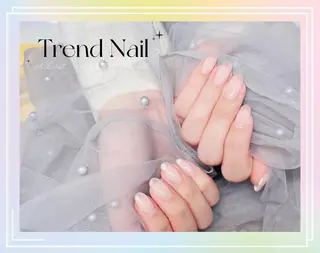 ミディアム トレンド ネイル スタジオのネイルデザイン