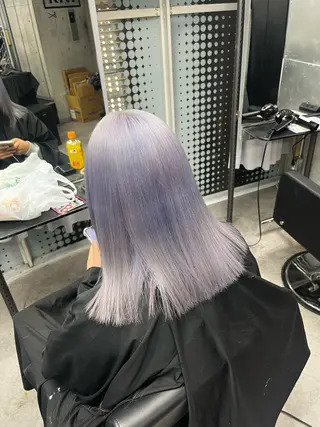 セミロング ハイトーン/ワンカラ /レイヤー/ウルフのヘアスタイル