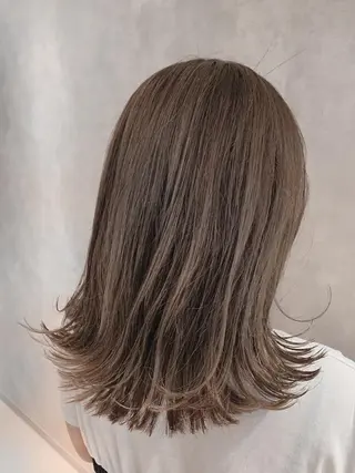 ミディアム ANDO HIKARIのヘアスタイル