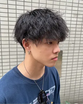 メンズ ボブ・レイヤー・縮毛 くびれボブ・内藤康太のヘアスタイル