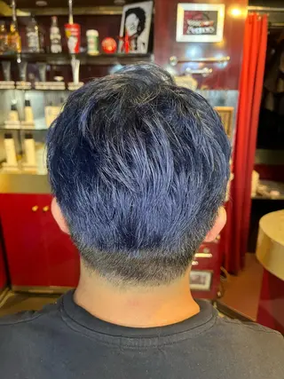 カラー メンズ デザインカラー/ ブリーチ/コーンロウのヘアスタイル