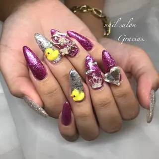 ネイル Gracias. rieのネイルデザイン