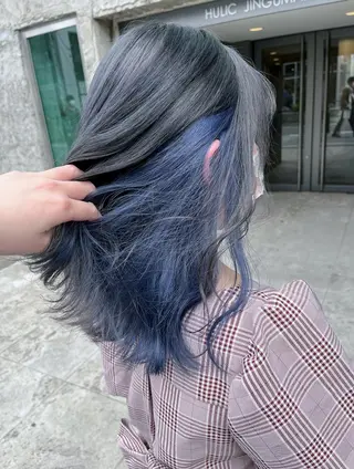 ミディアム カラー 寒色アイドルカラー JUNOチナツのヘアスタイル