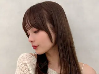 ロング ✨艶カラーと縮毛矯正 🦖しんのすけ🦖のヘアスタイル