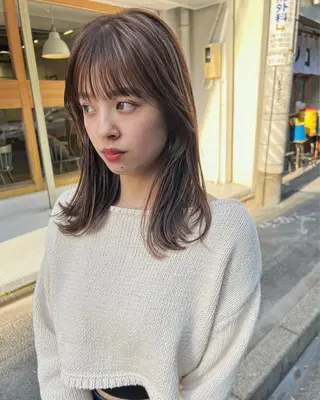 ミディアム カラー ハイライトカラー MINAMIのヘアスタイル
