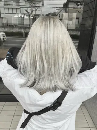 セミロング タカツド ユウキのヘアスタイル