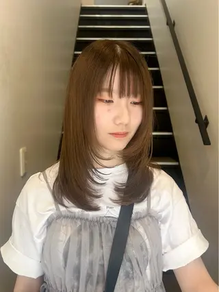 セミロング メイ🩰 wカラーのヘアスタイル