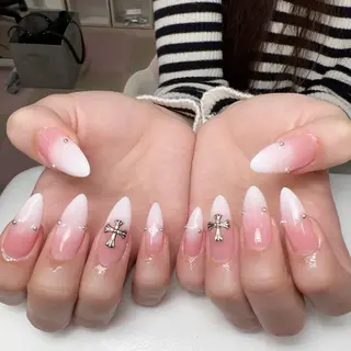ネイル HEAVEN BEAUTY  & NAIL SALON所属・馬詰 にゅんのネイルデザイン