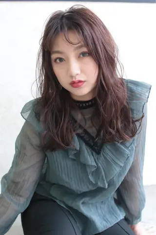 セミロング 中東 真子のヘアスタイル