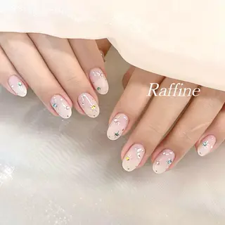 ネイル RAFFINE haru🦋🩵のネイルデザイン
