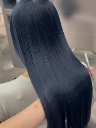 カラー Harune/うる艶 ハイトーンのヘアスタイル