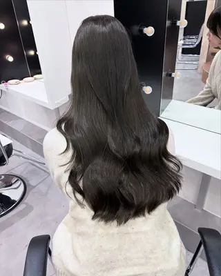 ロング ioe 西梅田＋店のヘアスタイル