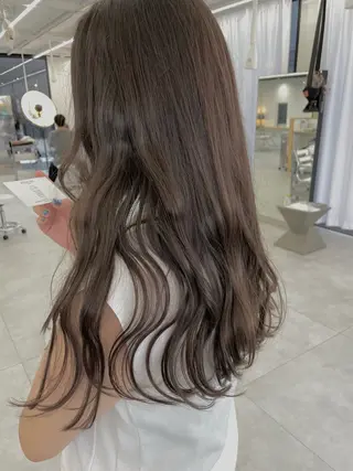 ロング カラー megu/ベージュ /暖色カラーのヘアスタイル