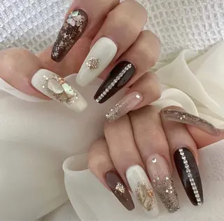 ネイル UniqueNail 長さだし専門店のネイルデザイン